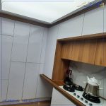 کابینت هایگلاس سفید و چوبی