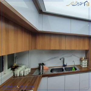 کابینت هایگلاس سفید و چوبی