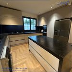 کابینت هایگلاس مات مشکی